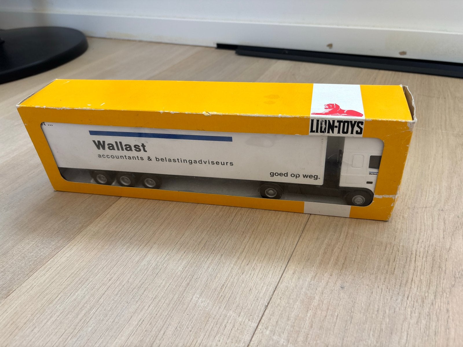 Lion Toys vrachtwagen Wallast accountants & belastingadviseu, Overige merken, 1:32 tot 1:50, Nieuw, Ophalen of Verzenden
