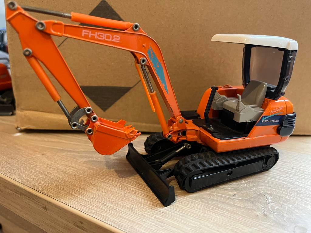 Fiat-Hitachi FH30.2 graafmachine model, Hobby en Vrije tijd, Modelauto's | 1:24, Ophalen of Verzenden, Gebruikt, Overige typen