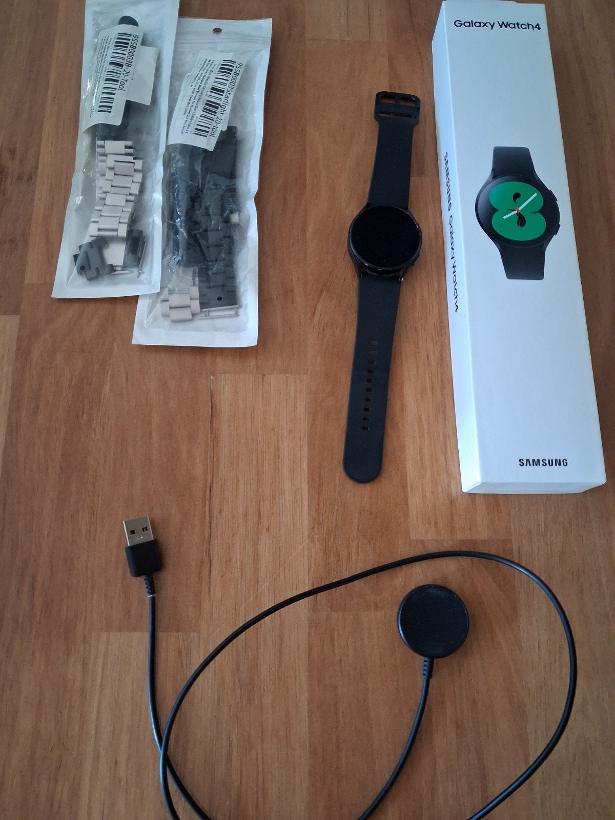 te koop mooie Galaxy watch 4, Sieraden, Tassen en Uiterlijk, Smartwatches, Ophalen, Zo goed als nieuw, Zwart, Android