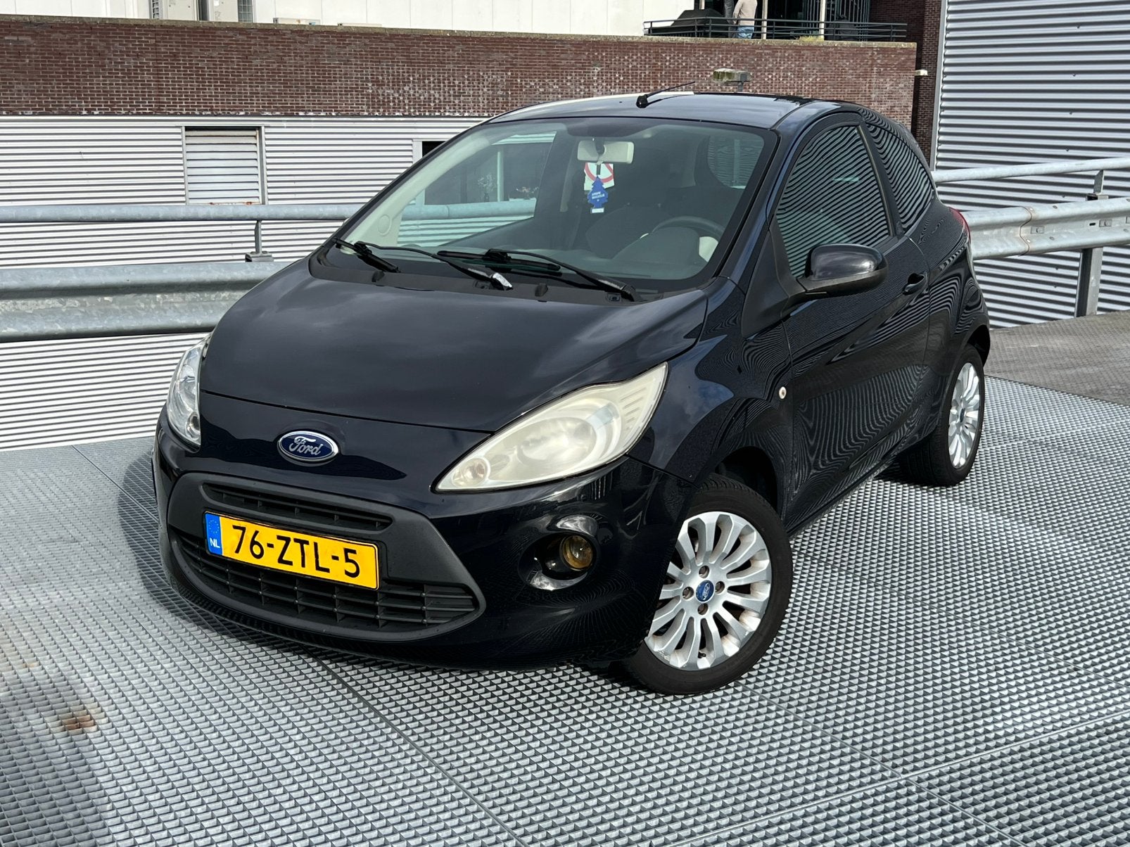 Foto 4 van Inruilkoopje Ford Ka 1.2 51KW Benzine 2009 Zwart