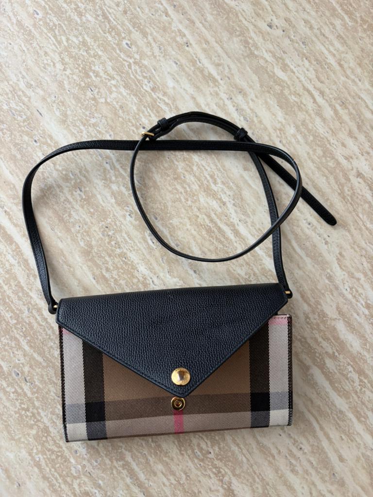 Burberry schoudertas (walletbag), Ophalen of Verzenden, Zo goed als nieuw, Zwart, Schoudertasje