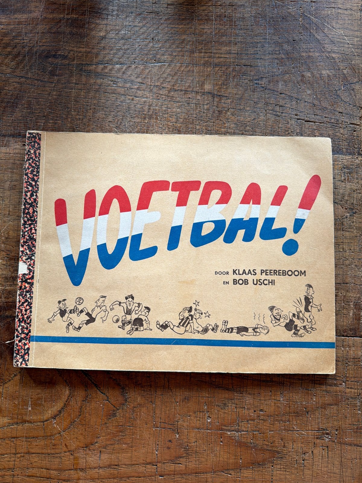 Voetbal! door Klaas Peereboom en Bob Uschi - Vintage Boek, Ophalen of Verzenden, Gelezen, Balsport