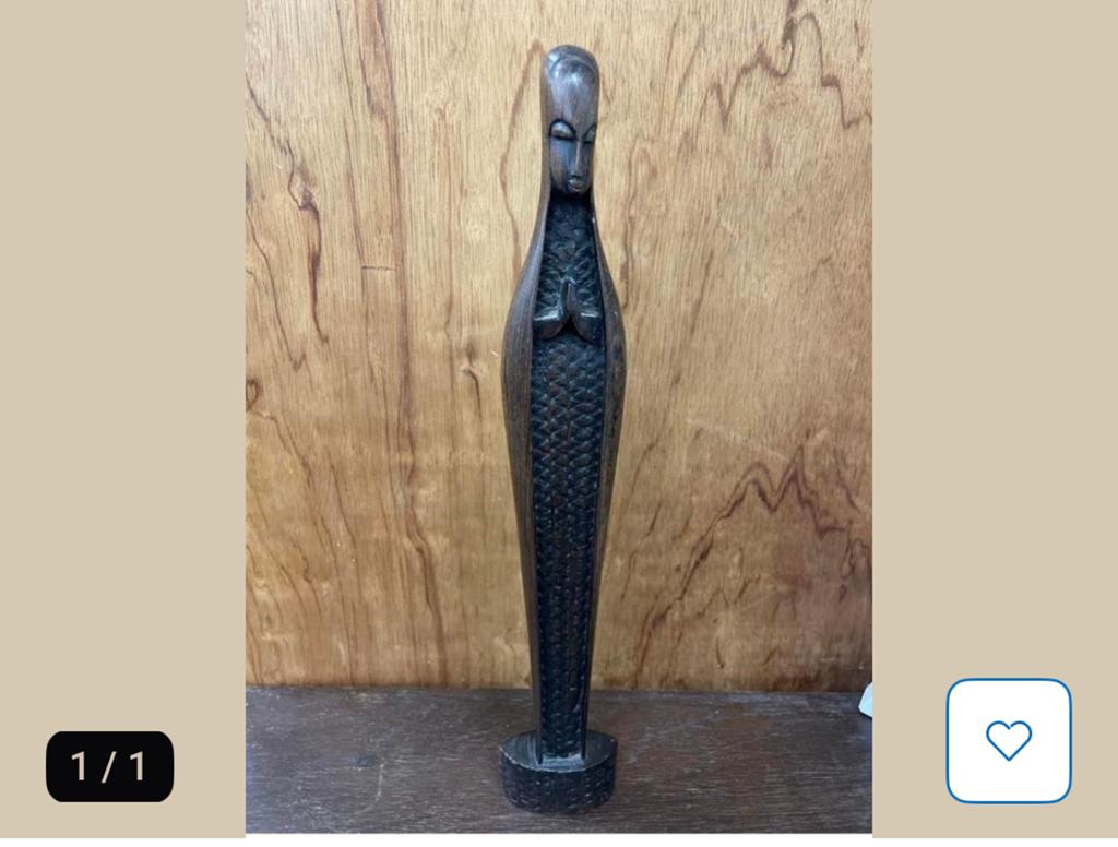 Houten sculptuur van biddende figuur, Ophalen of Verzenden, Handgemaakt, 20 - 50 cm, Beeld