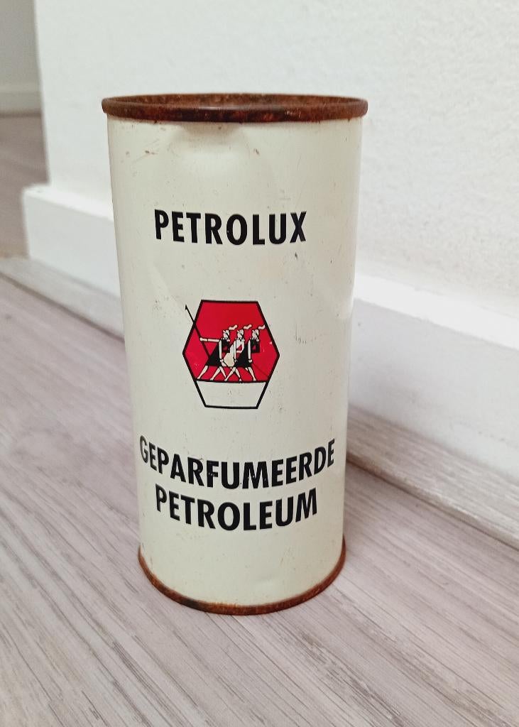 blikje geparfumeerde petroleum van het merk Petrolux., Verzamelen, Blikken, Ophalen of Verzenden, Gebruikt, Overige