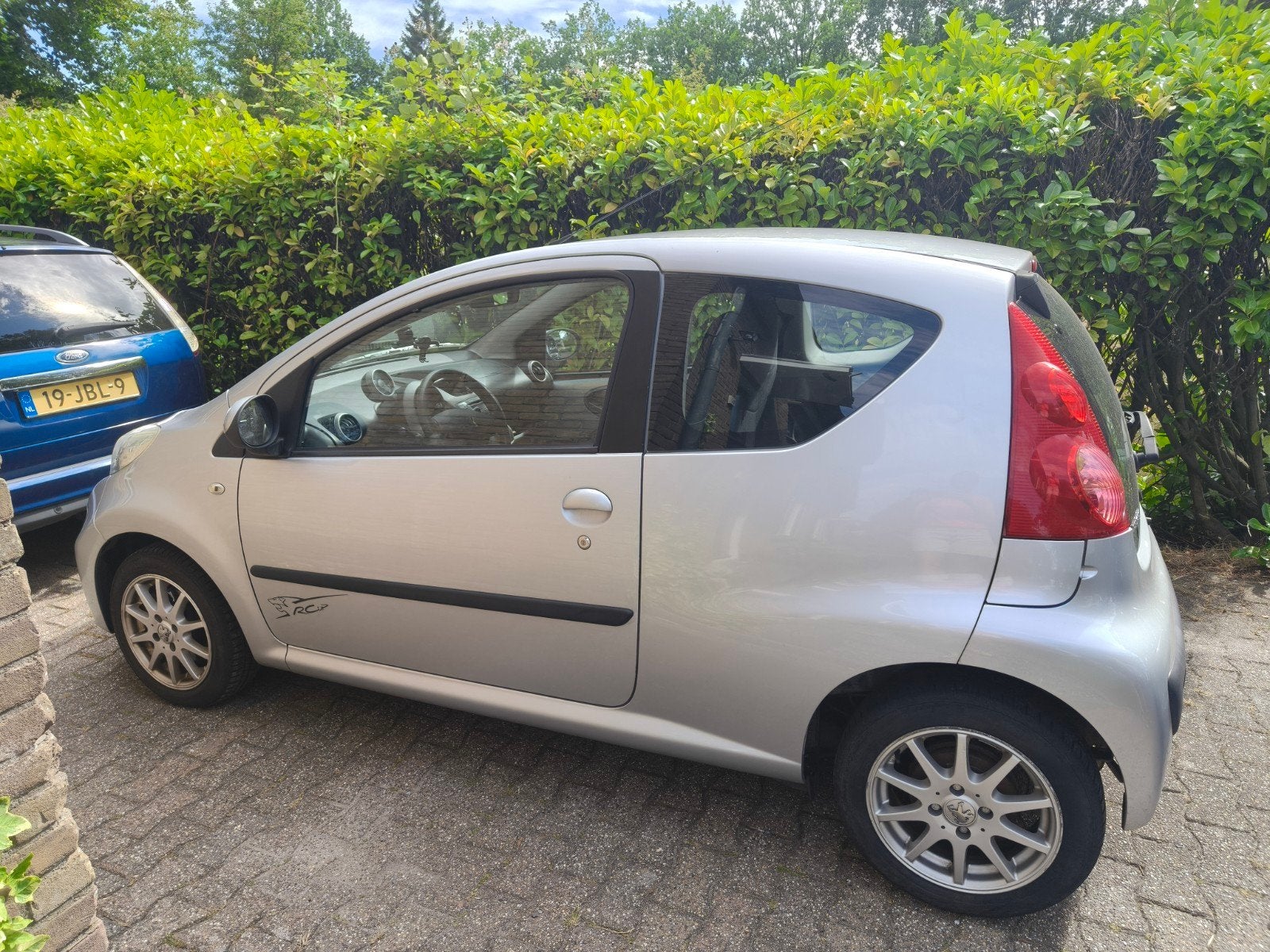 Peugeot 107 1.0 12V 3DR 2010 Grijs, Voorwielaandrijving, 4 stoelen, 68 pk, Origineel Nederlands