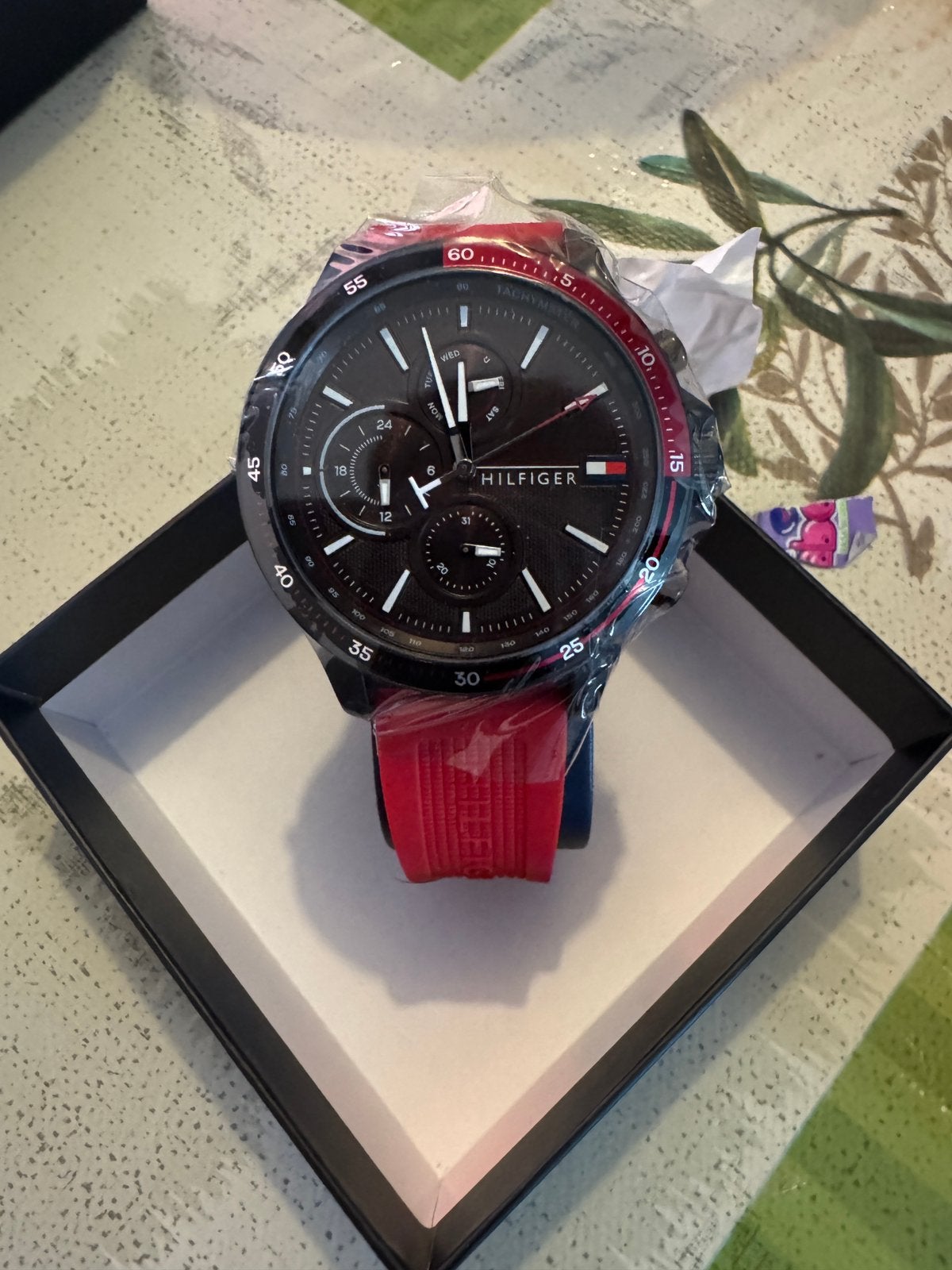 Tommy Hilfiger. Horloges., Sieraden, Tassen en Uiterlijk, Horloges | Kinderen, Ophalen, Zo goed als nieuw, Zwart, Jongen of Meisje