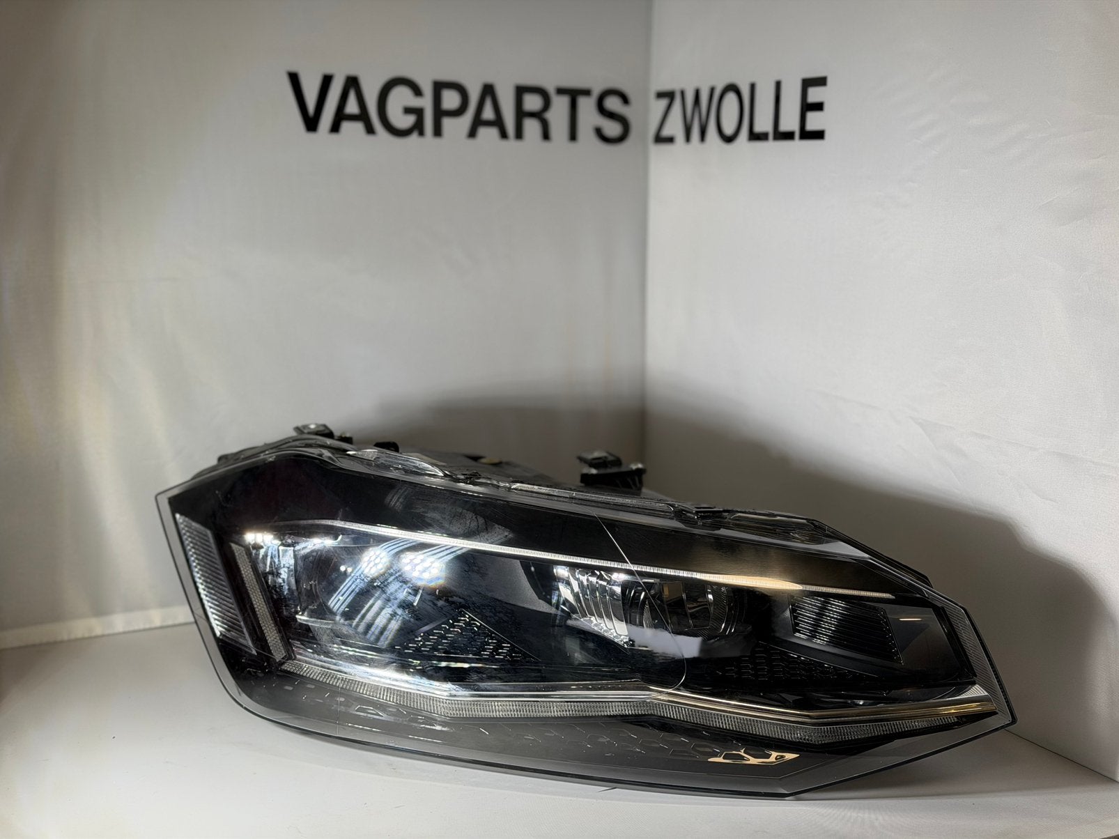 Volkswagen polo koplamp rechts 2G1941774, Auto-onderdelen, Verlichting, Ophalen of Verzenden, Volkswagen