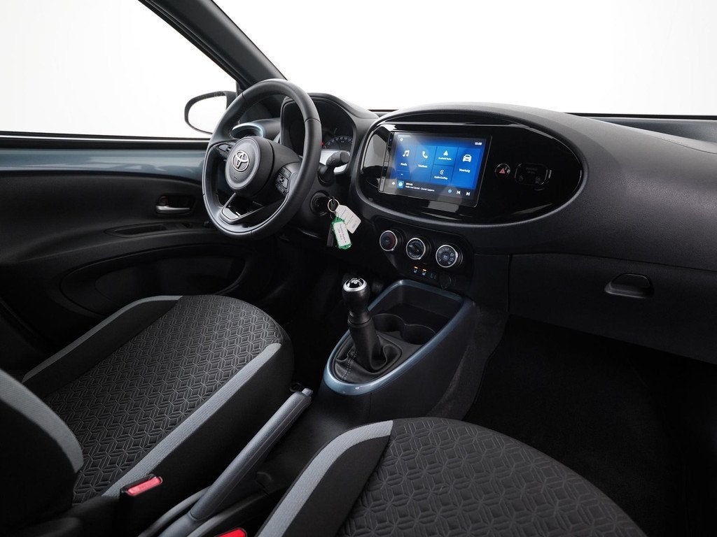 Toyota Aygo X 1.0 VVT-i MT Play Two-Tone | Camera | Stoelver, Auto's, Toyota, 12 maanden, Stof, Gebruikt, Euro 6