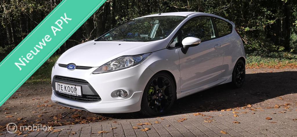 Ford Fiësta 1.6 16V 3DR 99KW 2011 Wit, 1596 cc, 135 pk, 31 €/maand, 4 cilinders