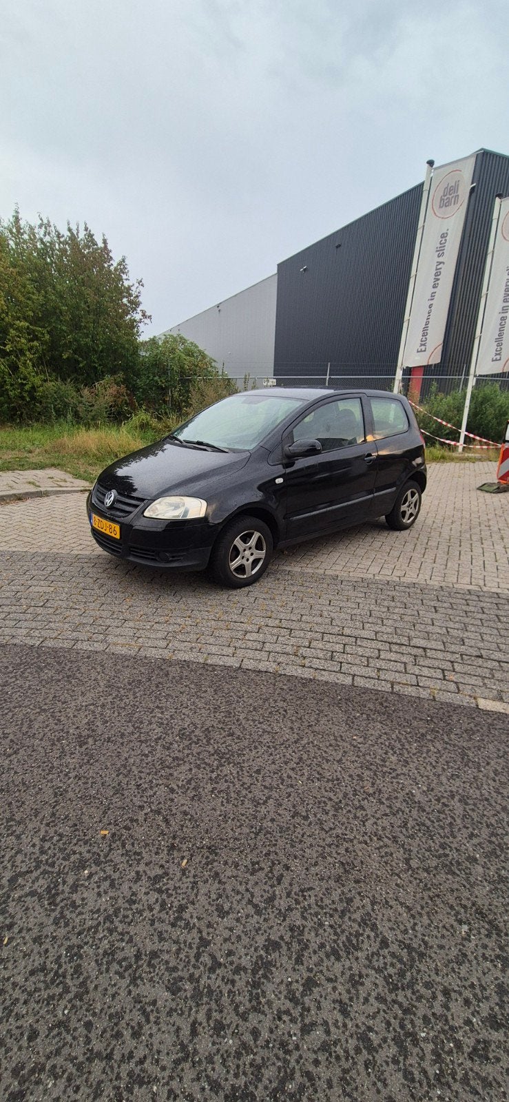 Volkswagen fox 2006 Zwart, Auto's, 4 stoelen, 1198 cc, Zwart, Bedrijf