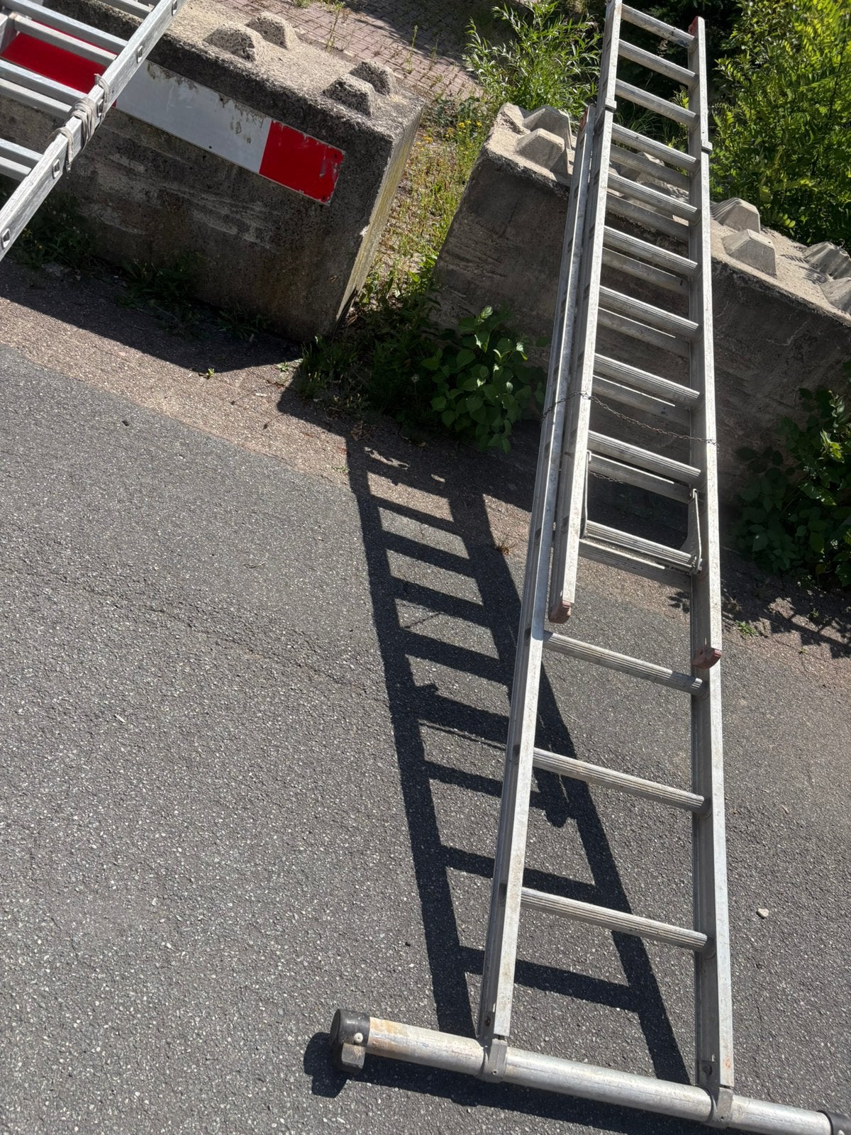 2 mooie lange ladders, Ophalen, Zo goed als nieuw, 4 meter of meer