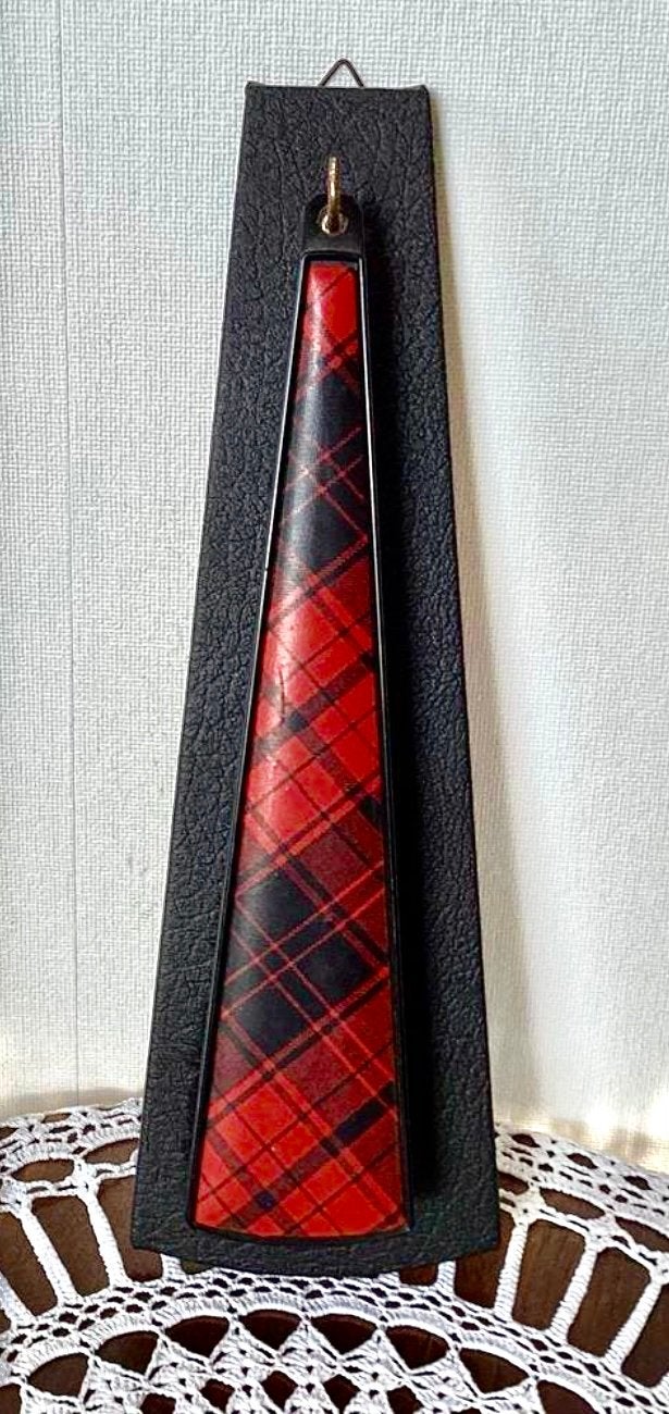 Vintage kledingborstel met wand houder - schotse ruit, Ophalen of Verzenden