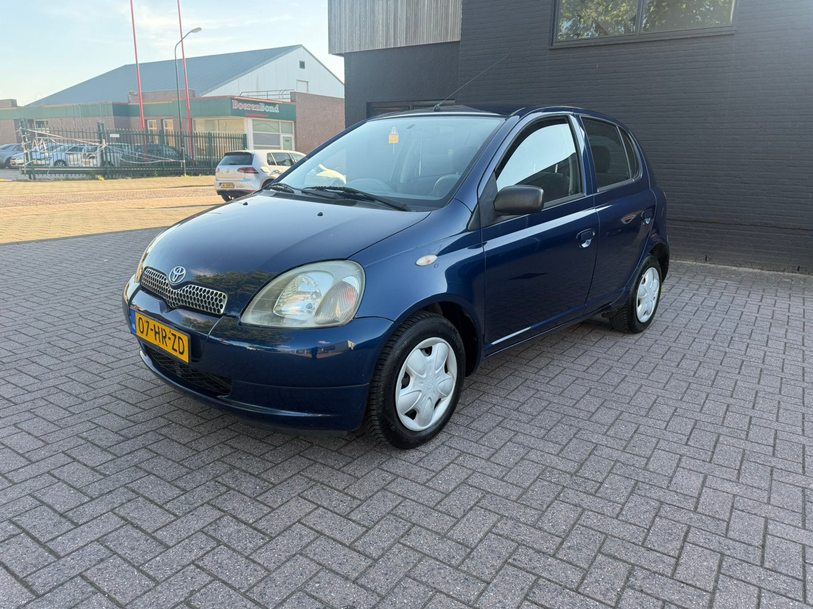 Toyota Yaris 1.3 16V 5DR Linea SOL AUT 2001 Blauw, Auto's, Toyota, 1299 cc, 31 €/maand, 4 cilinders, Origineel Nederlands