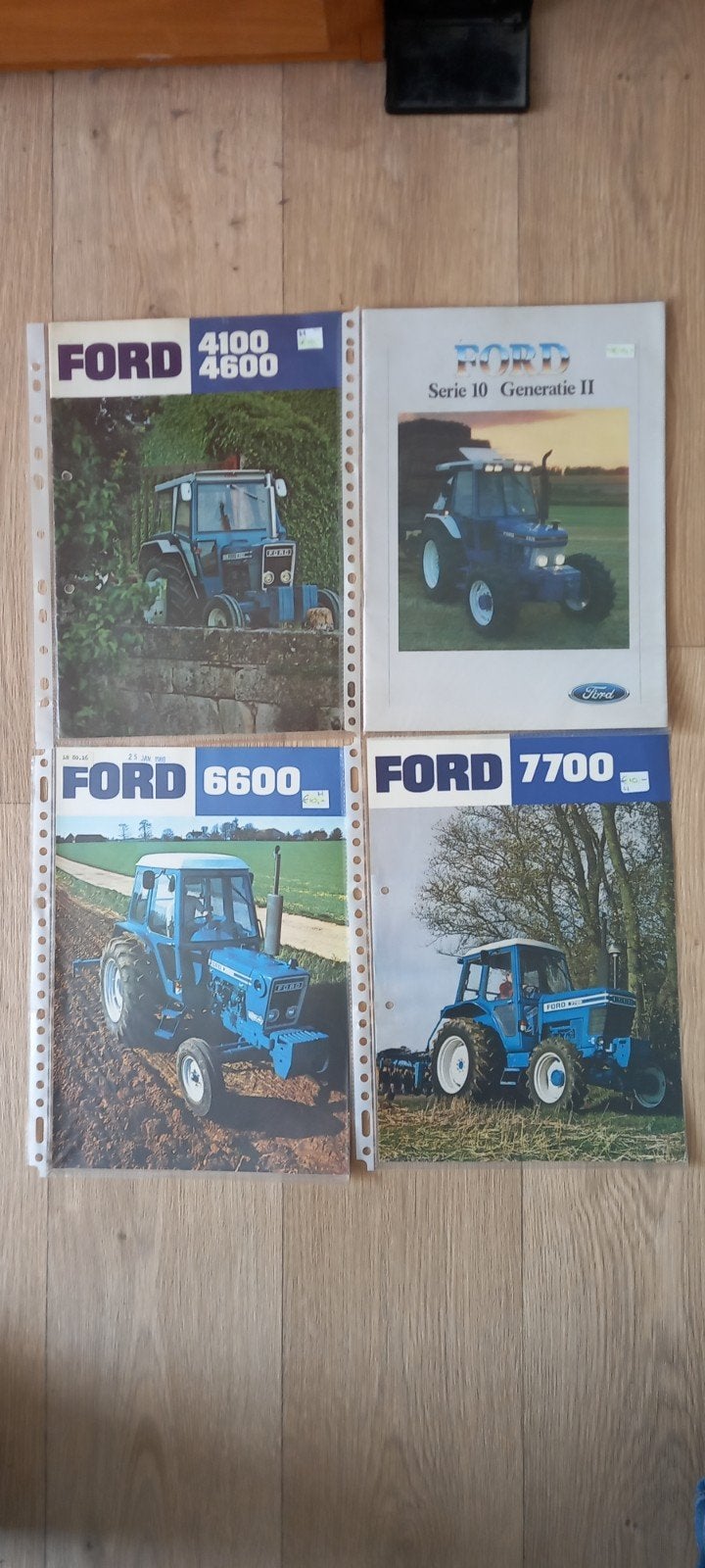 Ford - New Holland folders., Boeken, Catalogussen en Folders, Ophalen of Verzenden, Zo goed als nieuw