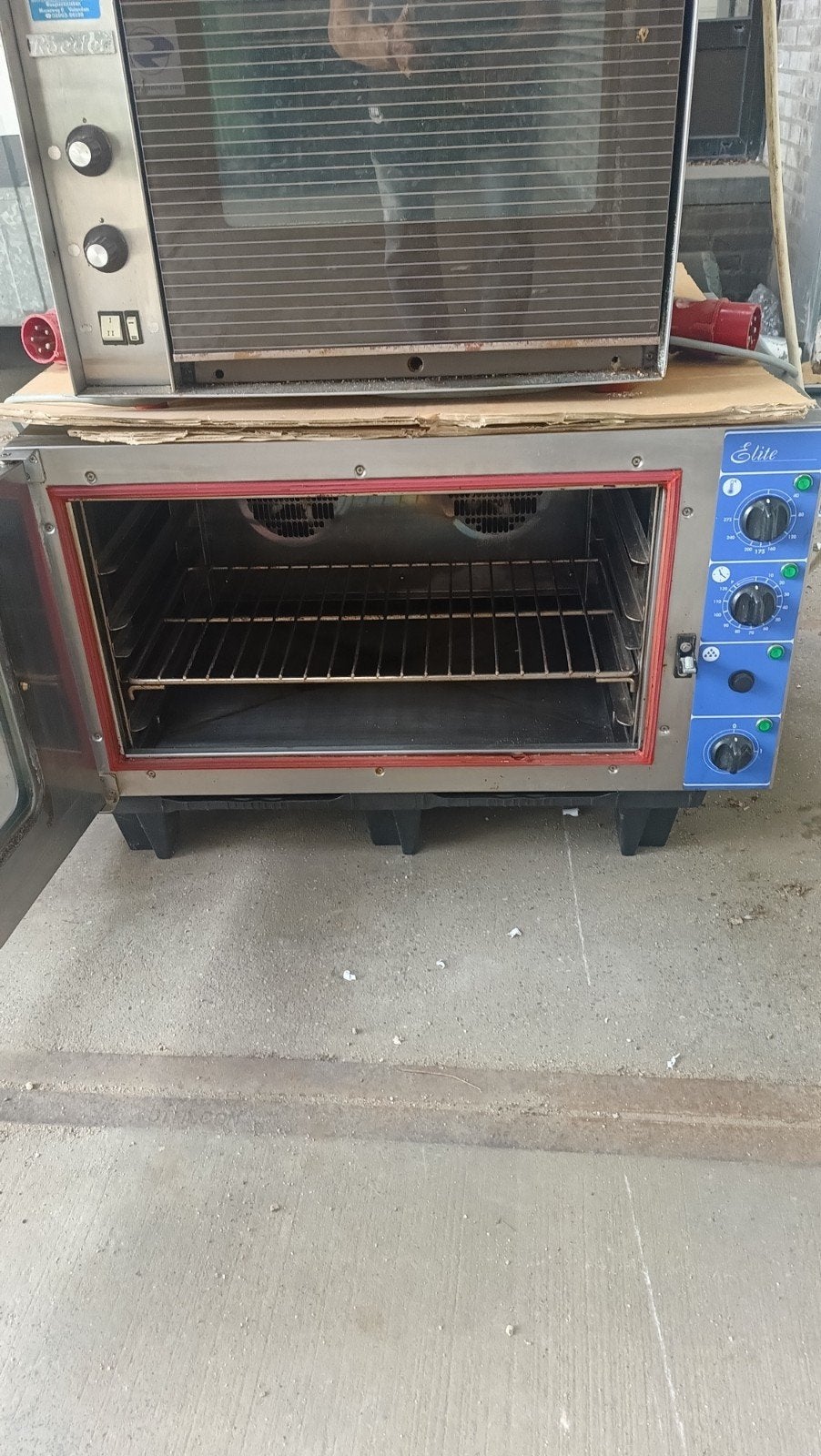 Professionele heteluchtovens - 2 stuks, Witgoed en Apparatuur, Ovens, Gebruikt, Vrijstaand, Heteluchtoven, Overige merken, 50 tot 55 cm