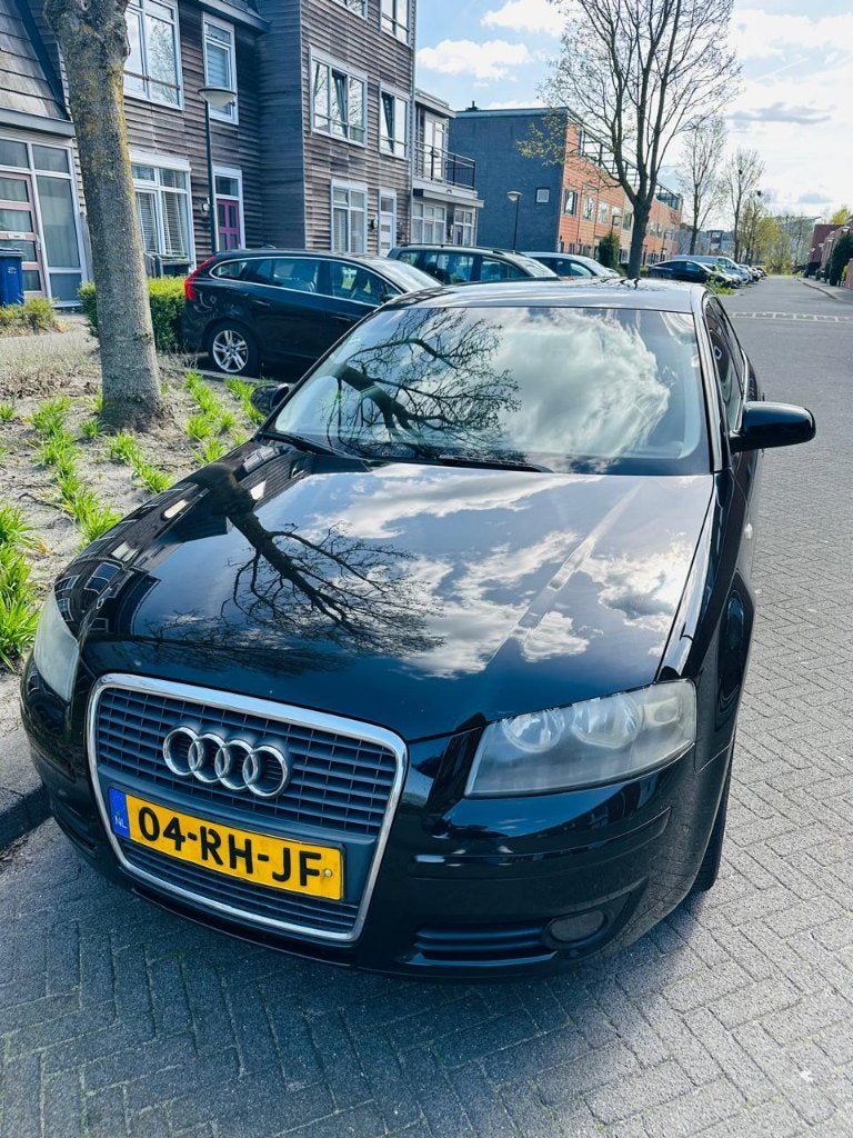 Audi A3 1.6 Sportback 75KW 2005 Zwart, Auto's, Audi, Voorwielaandrijving, Stof, Zwart, 4 cilinders