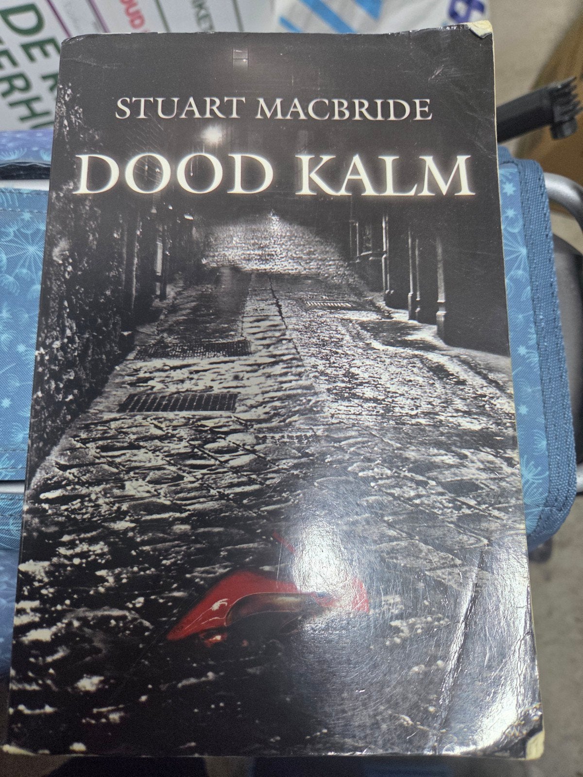 Dood Kalm - Stuart MacBride (Thriller), Boeken, Ophalen of Verzenden, Gelezen, Stuart MacBride