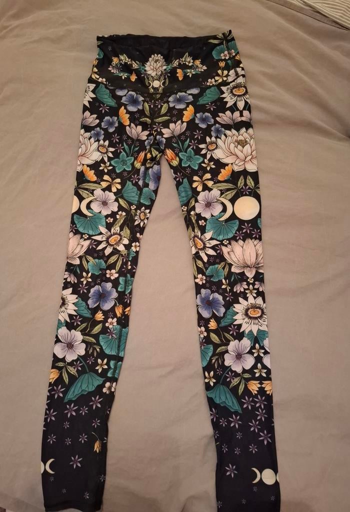 Yoga democracy set - yogalegging + top L, Legging, Zwart, Ophalen of Verzenden, Maat 44/46 (L)
