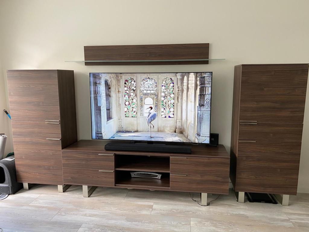 Mooie bruine tv meubel te koop moet met spoed weg ‼️‼️, Huis en Inrichting, Kasten | Televisiemeubels, Ophalen, 150 tot 200 cm