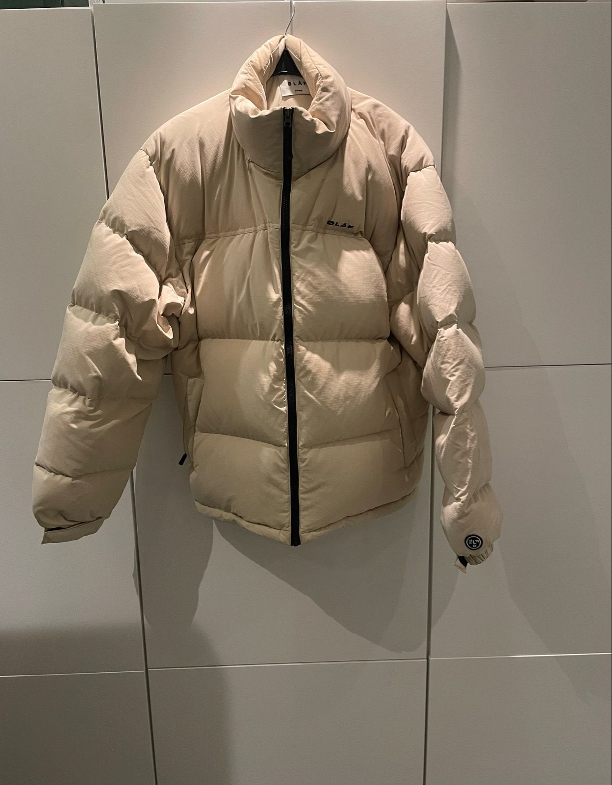 ØLÅF Matte Puffer Jacket - Ecru / Sand / Beige, Kleding | Heren, Jassen | Winter, Ophalen of Verzenden, Gedragen, Beige