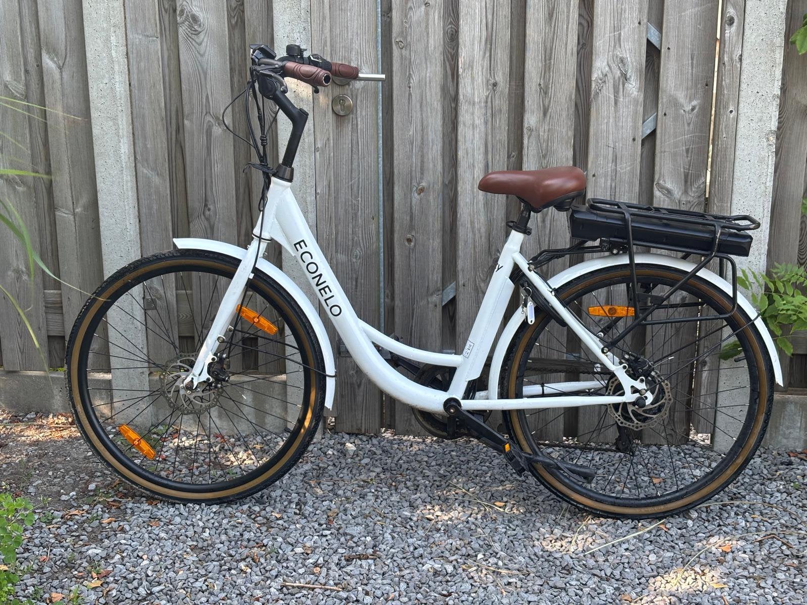 Mooie elektrische fiets 26 inch ECONELO, Zo goed als nieuw, Minder dan 47 cm, 0 zitjes, Ophalen