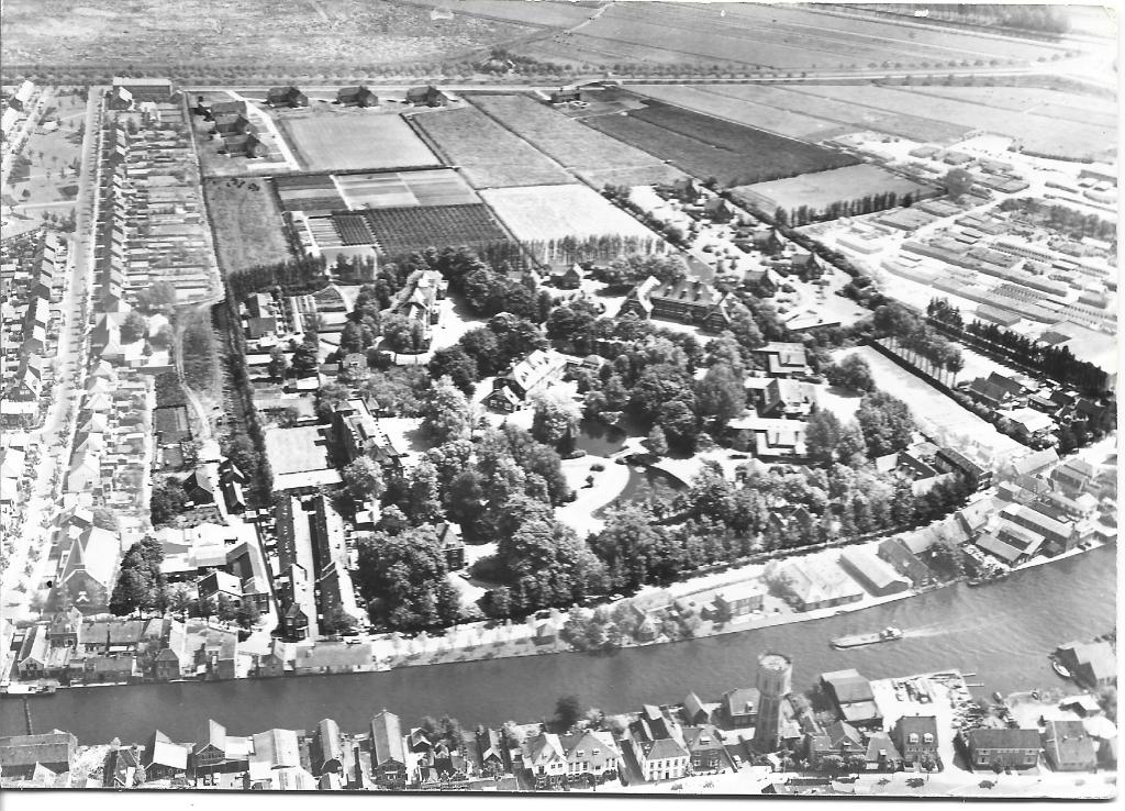 Alphen aan den Rijn - Oude KLM lucht foto met oa Watertoren, Ophalen of Verzenden, 1940 tot 1960, Ongelopen, Zuid-Holland