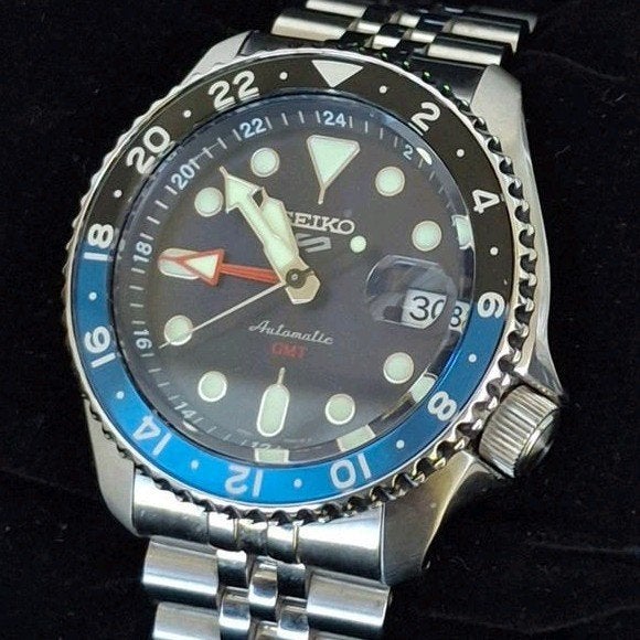 Seiko5 sports GMT batman, Staal, Polshorloge, Ophalen of Verzenden, Zo goed als nieuw
