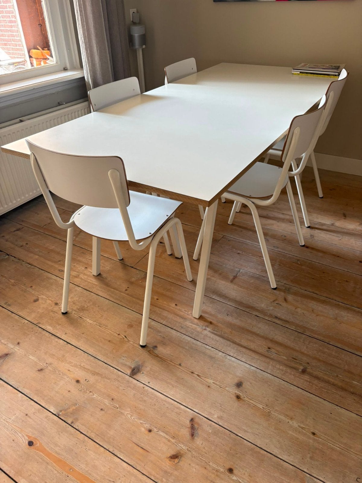 Hay eettafel en zuiver stoelen (6x), Huis en Inrichting, Tafels | Eettafels, Overige houtsoorten, Gebruikt, 200 cm of meer, Vijf personen of meer