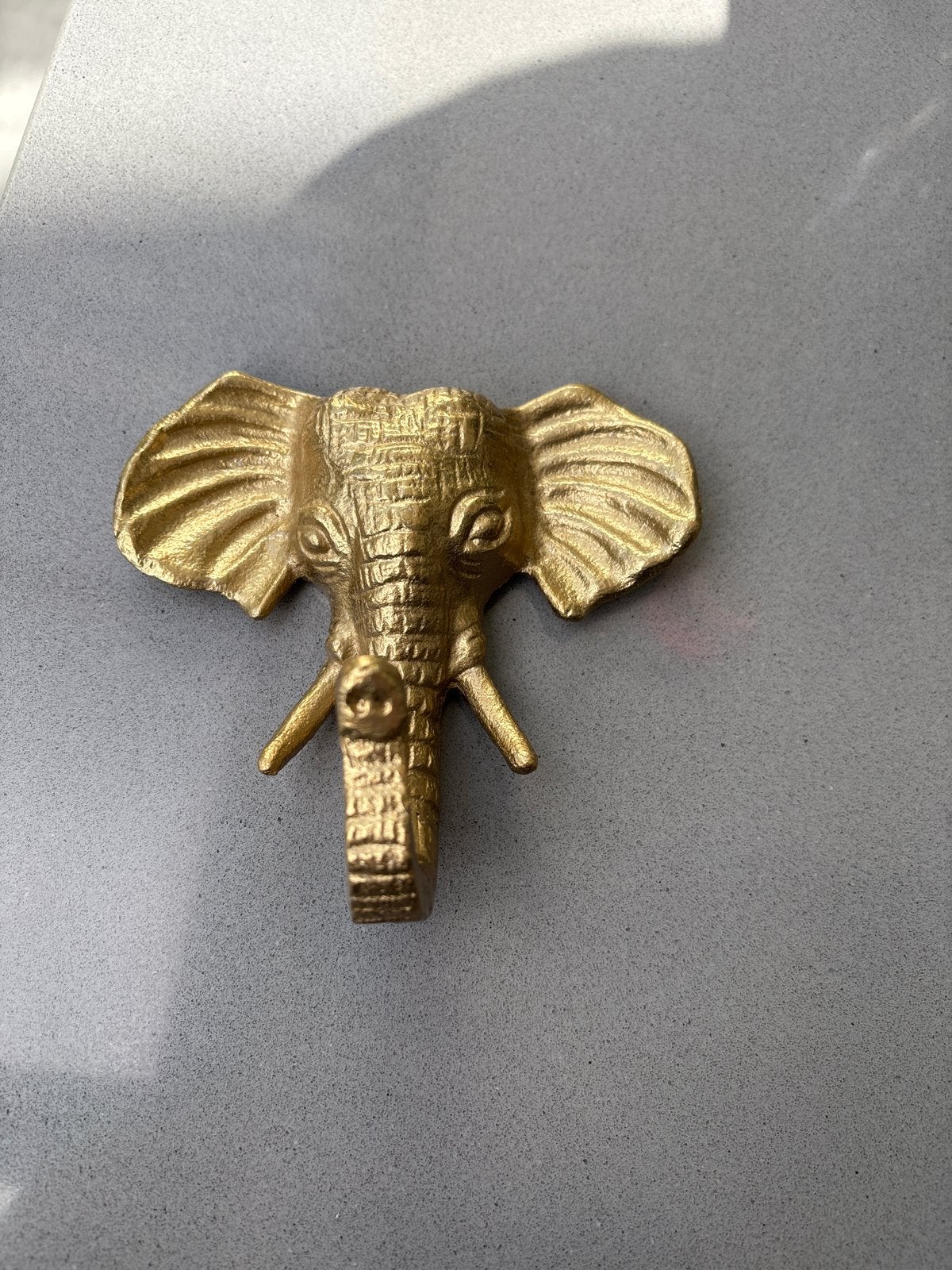 Metalen olifant ophanghaak - nooit gebruikt, Ophalen of Verzenden, Zo goed als nieuw, Goud, Metaal