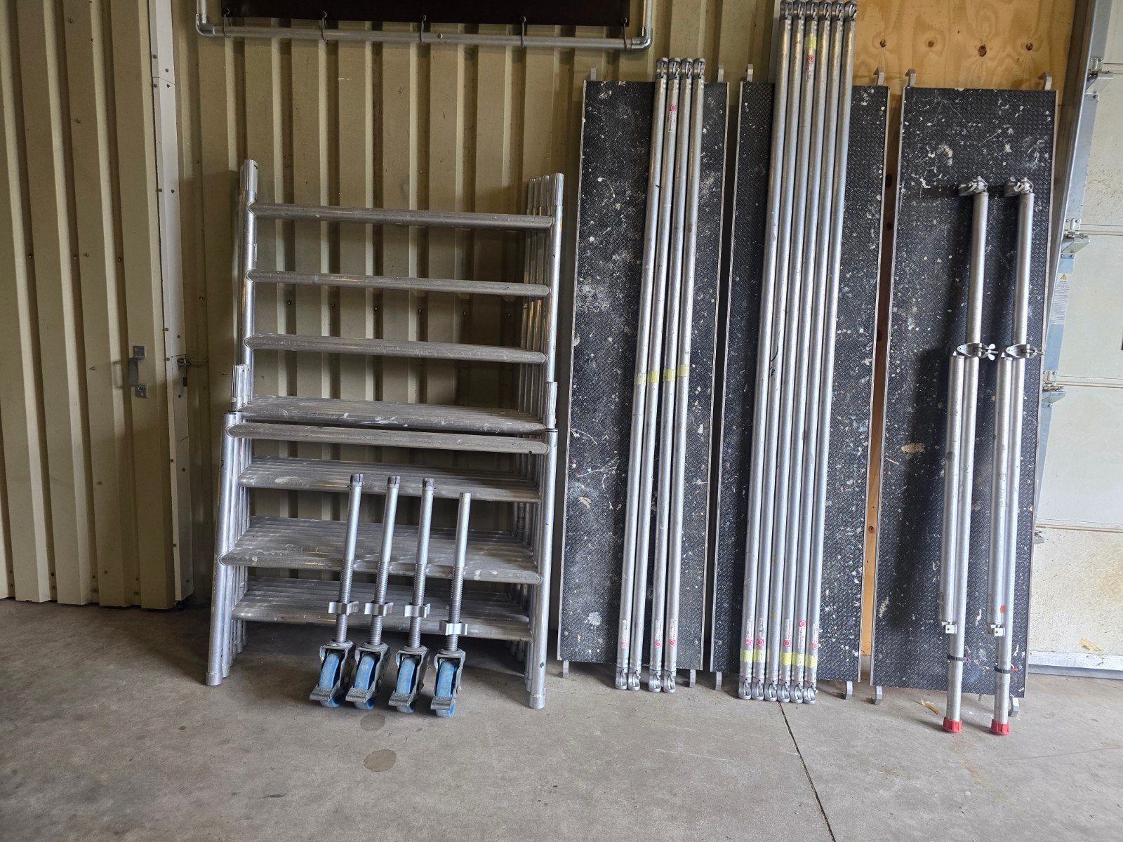 aluminium rolsteiger 8.20wh fiberdeck plateau's, Ophalen, Gebruikt, Rolsteiger of Kamersteiger, 5 meter of hoger