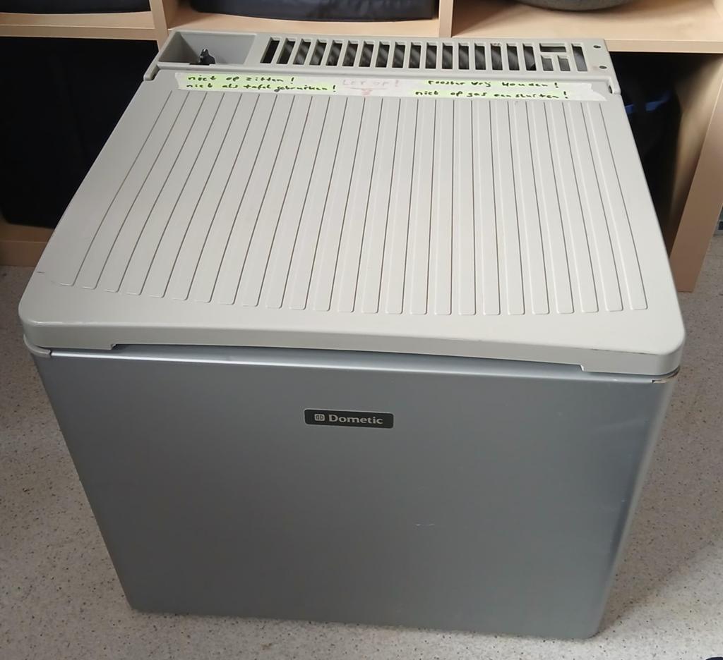 Dometic RC2200 40L Absorptie Koelbox - ophalen in Zoetermeer, Caravans en Kamperen, Koelboxen, Ophalen, Zo goed als nieuw, Koelbox