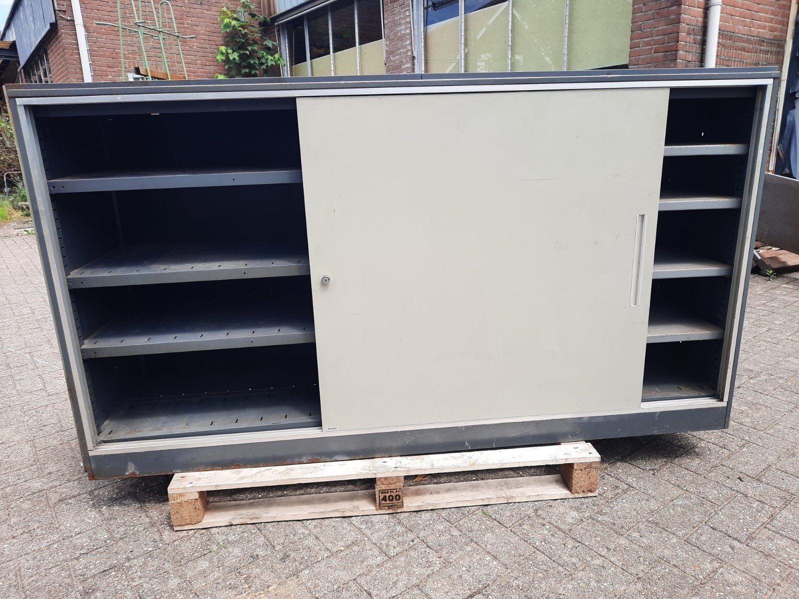 Metalen schuifdeurkast/werkplaatskast - Strafor, Ophalen, Gebruikt