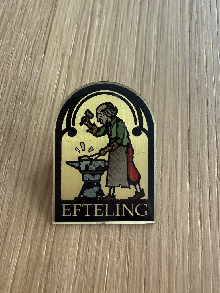 Efteling pin - De Smid, Verzamelen, Efteling, Ophalen of Verzenden, Gebruikt, Button of Speldje