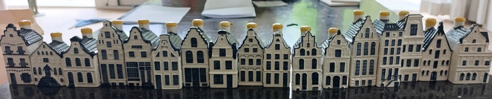 Mooie set van 17 originele KLM Huisjes (Bols) – Vol en onbes, Ophalen of Verzenden, Zo goed als nieuw, Gevuld