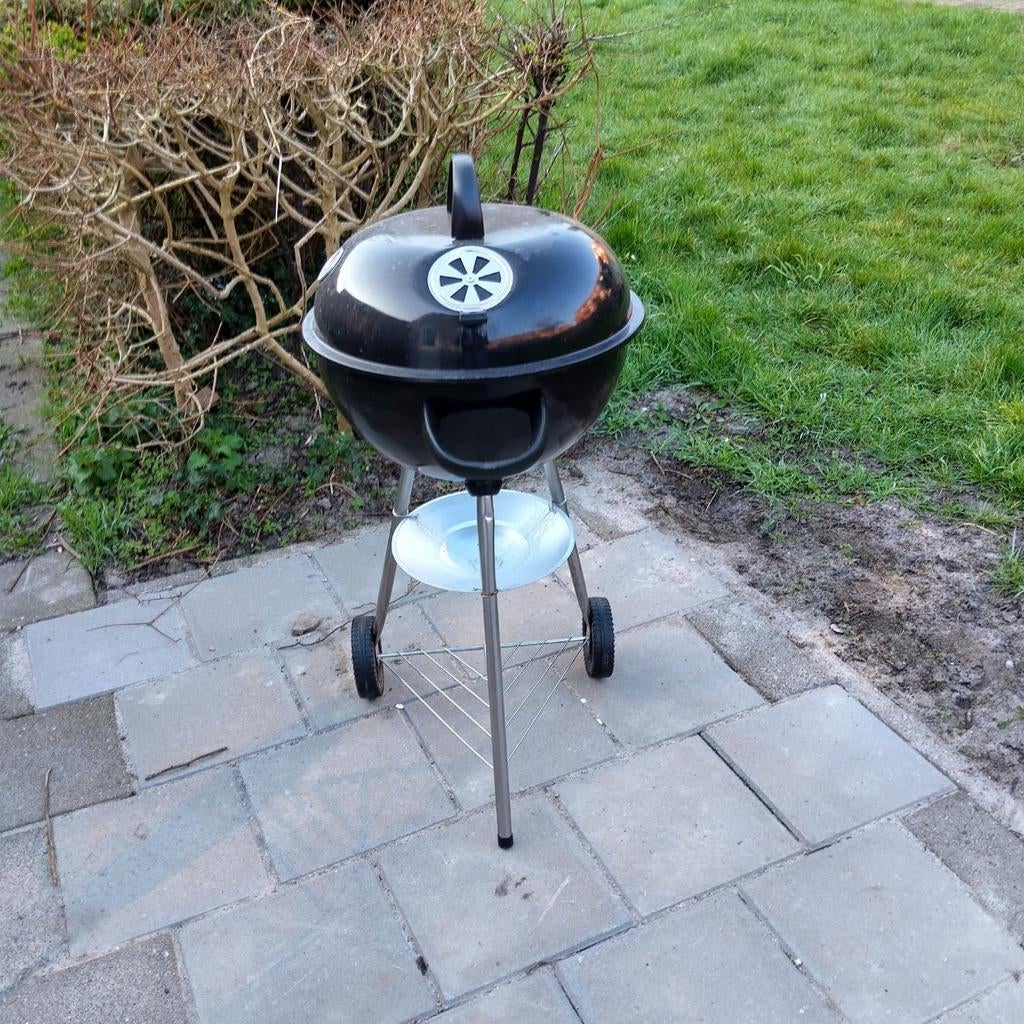 Te koop: BBQ alleen cash en ophalen, Tuin en Terras, Houtskoolbarbecues, Ophalen, Zo goed als nieuw
