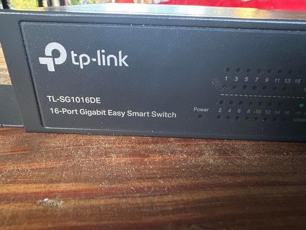 TP-Link TL-SG1016DE 16-Poorts Gigabit Easy Smart Switch, Ophalen of Verzenden, Zo goed als nieuw
