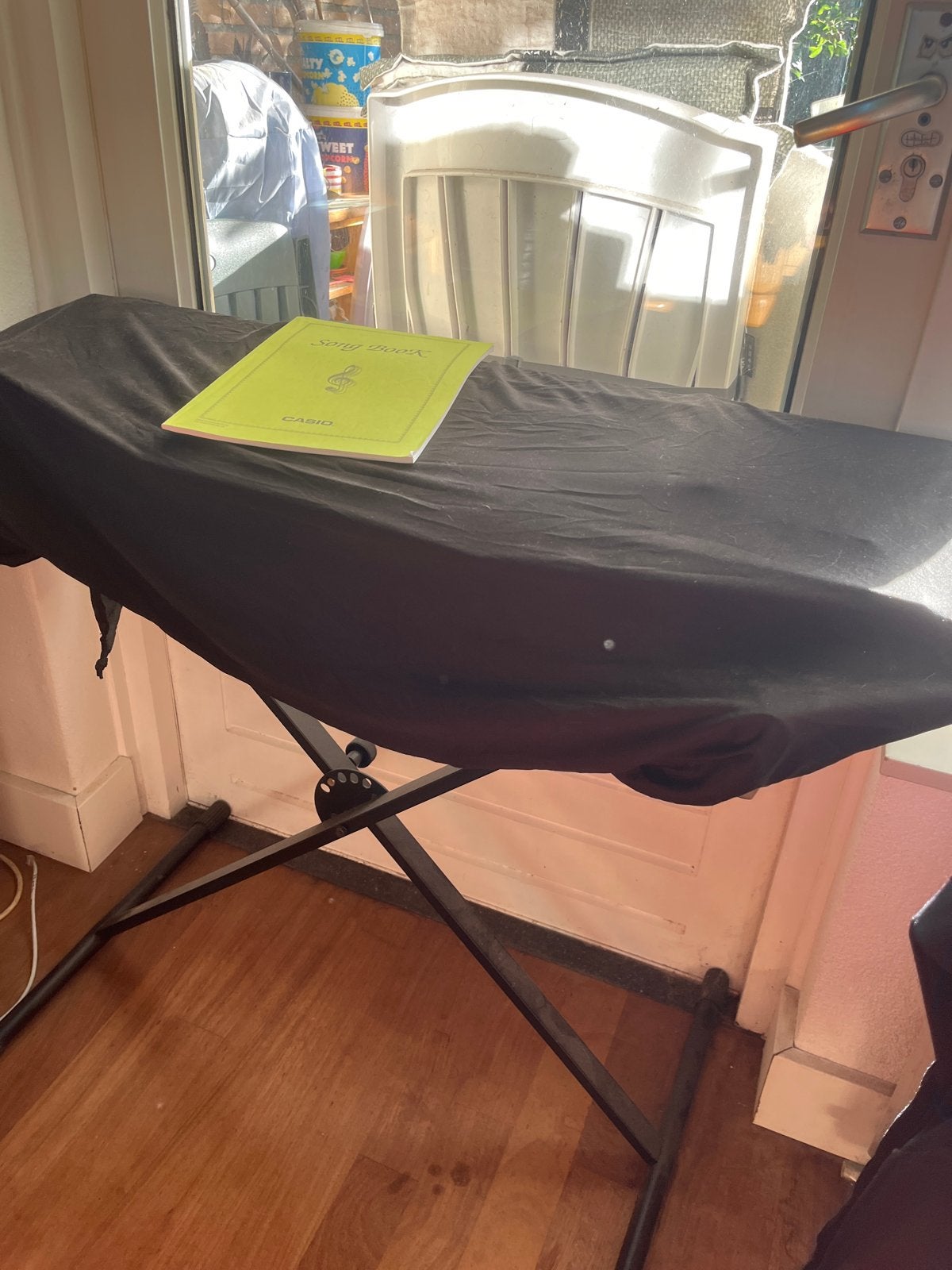 Casio Keyboard met standaard en lesboek, Muziek en Instrumenten, Keyboards, Ophalen, Casio, Met standaard, 61 toetsen