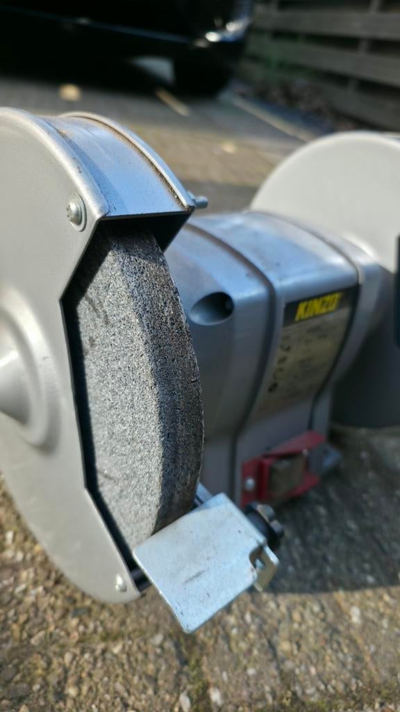 Kinzo Slijpmachine met stenen, Doe-het-zelf en Verbouw, Ophalen of Verzenden, Minder dan 700 watt, Werkbankslijpmachine