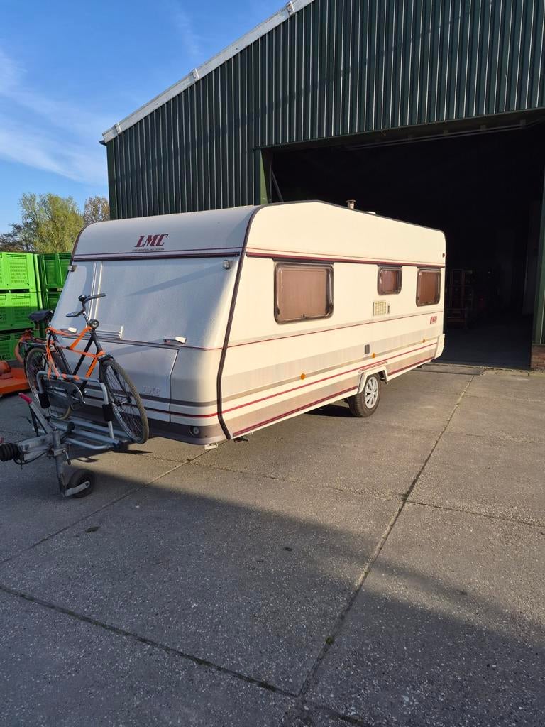 LMC Lord 545K, Caravans en Kamperen, Caravans, Vast bed, Rondzit, Particulier, Koelkast