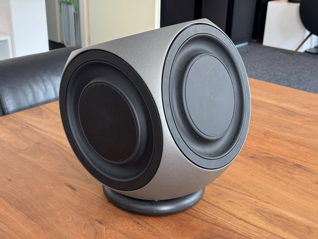 Beolab 2 subwoofer | B&O Bang en Olufsen, Subwoofer, Info@bang-olufsen.dk, Zo goed als nieuw, Bang & Olufsen