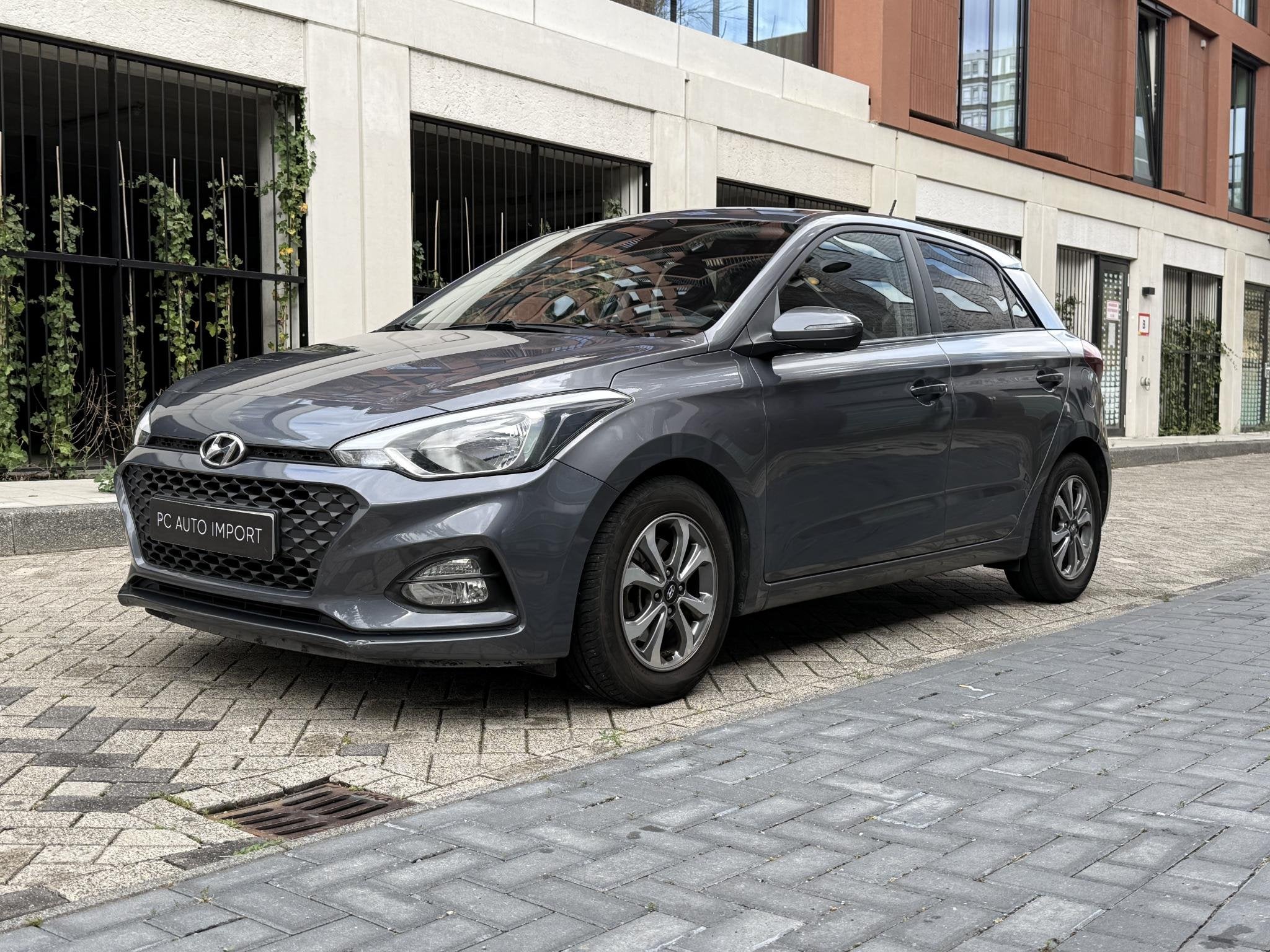 Hyundai i20 1.0 T-GDI Comfort Camera Apple Carplay Cruise Co, Auto's, Voorwielaandrijving, Gebruikt, Euro 6, Overige kleuren