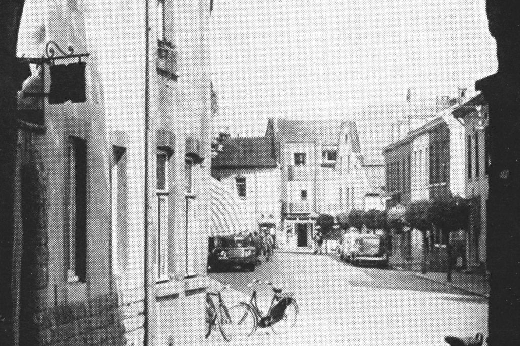 940768	Valkenburg	doorkijkje	Berkelpoort	1956	Gelopen, Verzamelen, Ansichtkaarten | Nederland, Ophalen of Verzenden, 1940 tot 1960