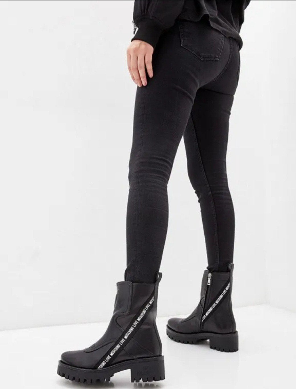 Zeer nette staat Moschino enkellaarzen "LOVE MOSCHINO" M37, Ophalen, Zwart, Lage of Enkellaarzen, Moschino