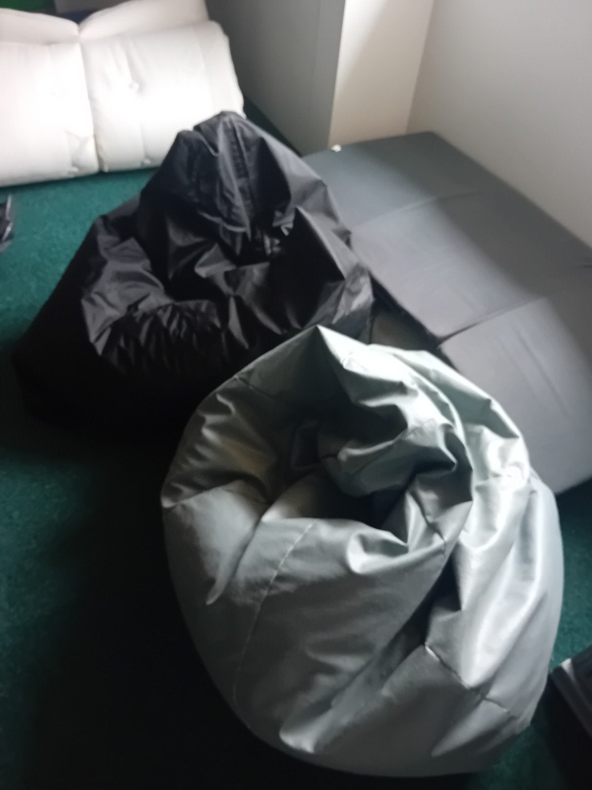 2 leuke stoere zitzakken (poef), Ophalen, Gebruikt, Zwart, Zitzak