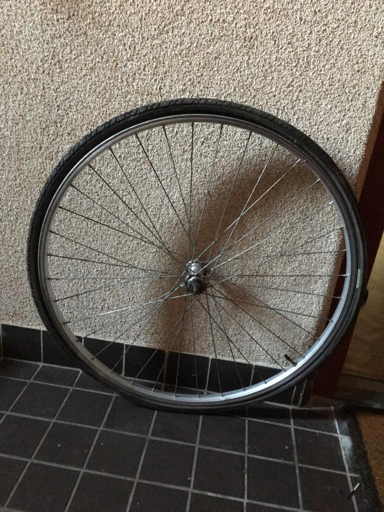 28 inch voorwiel, Fietsen en Brommers, Fietsonderdelen, Ophalen of Verzenden, Gebruikt, Aluminium