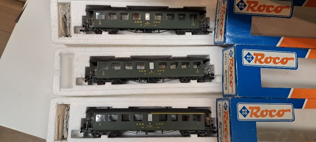 Roco SBB Seetal wagons 44731 (2x) en 44730 (1x), Gebruikt, Gelijkstroom, Wagon, Ophalen of Verzenden