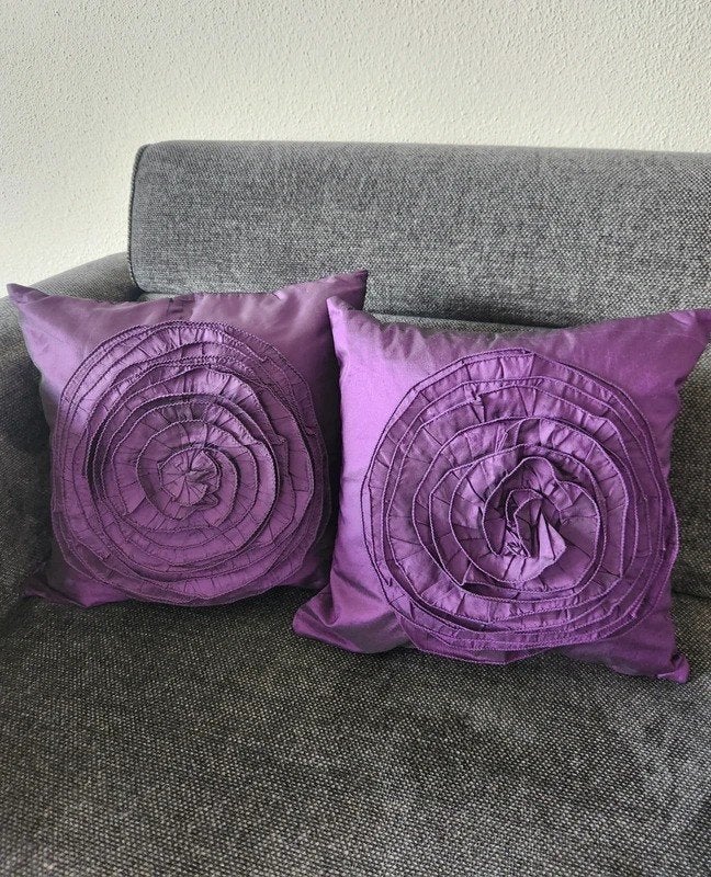 2 decoratieve sierkussens hema, met vulling 40X40, Overige merken, Paars, Vierkant, Ophalen of Verzenden