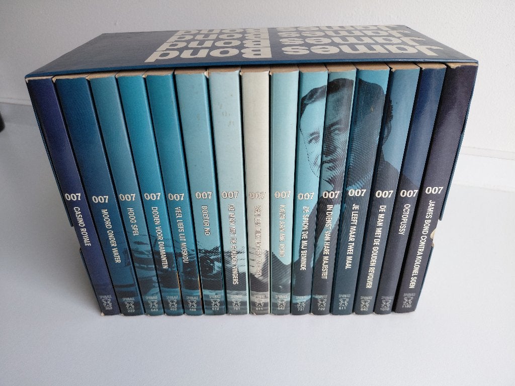 James Bond 15 pockets in cassette Bruna Zwarte Beertjes, Ophalen, Zo goed als nieuw, Ian Fleming