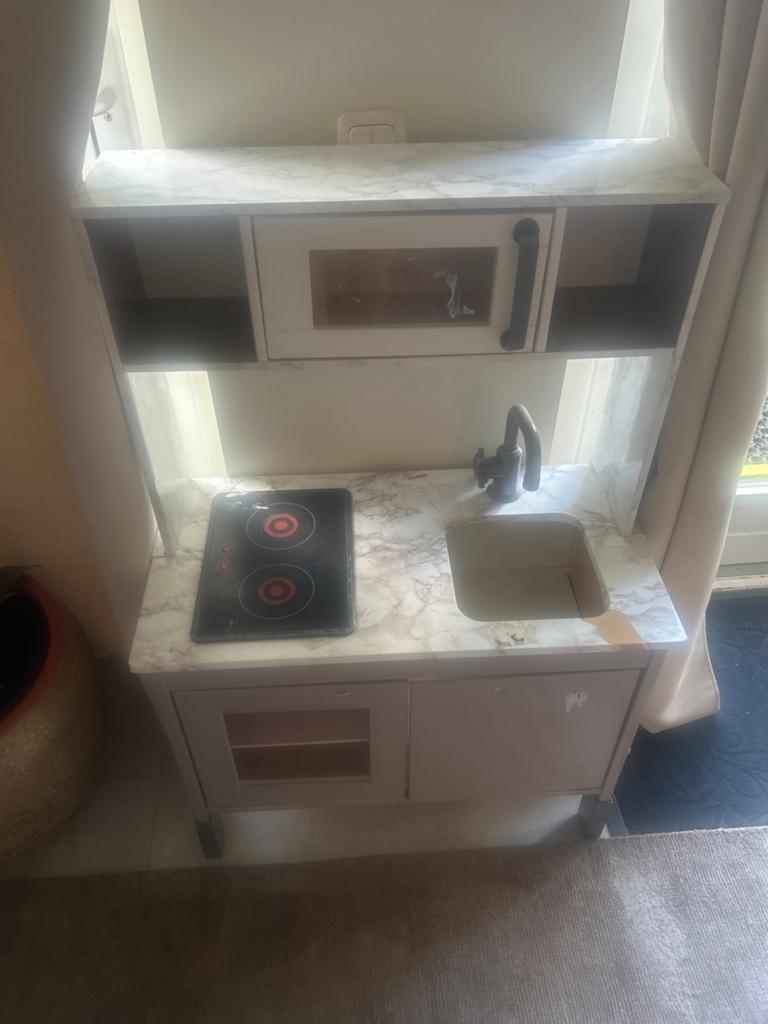 IKEA DUKTIG Speelgoedkeuken met marmer wrap in goede staat, Ophalen of Verzenden, Gebruikt, Hout
