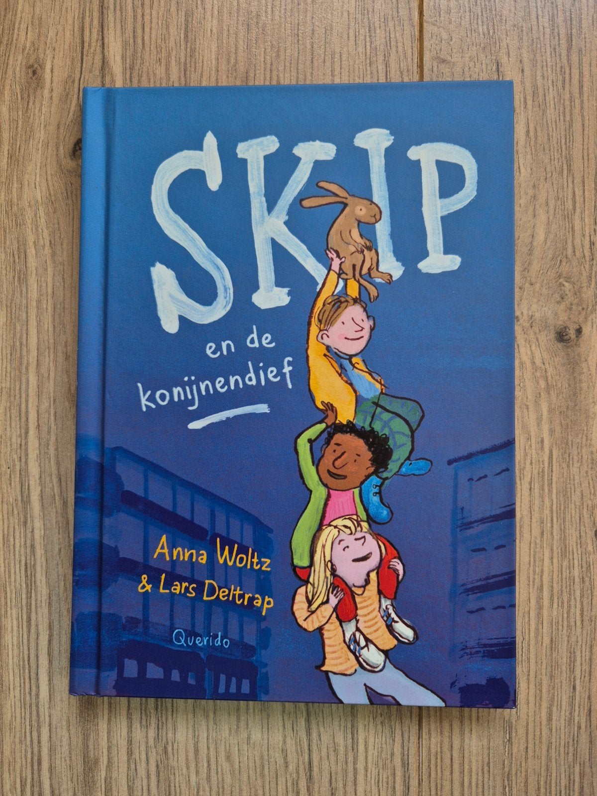 Skip en de konijnendief - Anna Woltz, Boeken, Ophalen of Verzenden, Zo goed als nieuw, Anna Woltz, Fictie algemeen